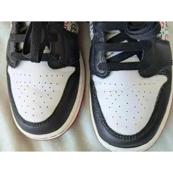 Nike Air Jordan 1 Mid SE GS Sz 4Y Ugly Sweater Red Black Christmas DM1208-150 - Picture 12 of 16